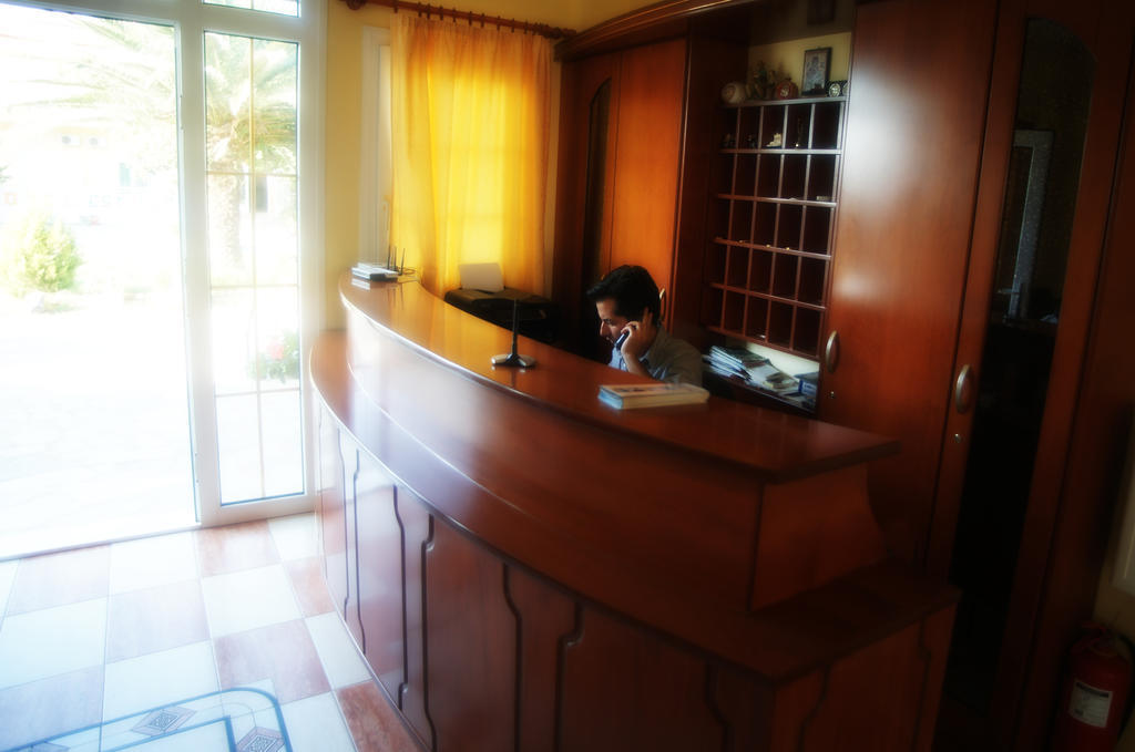 Possidona Beach Hotel เยราคินิ ภายนอก รูปภาพ